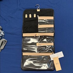 BEIS Black and Tan Hanging Organizer